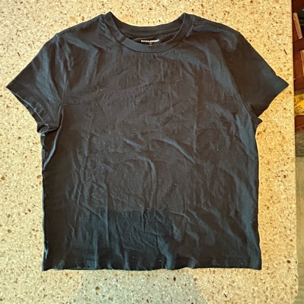 Banana Republic tshirt. Black. Size medium. Cotton
